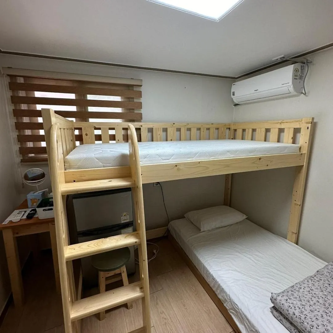 Seoul Station R Guesthouse 2*,  Corea del Sud