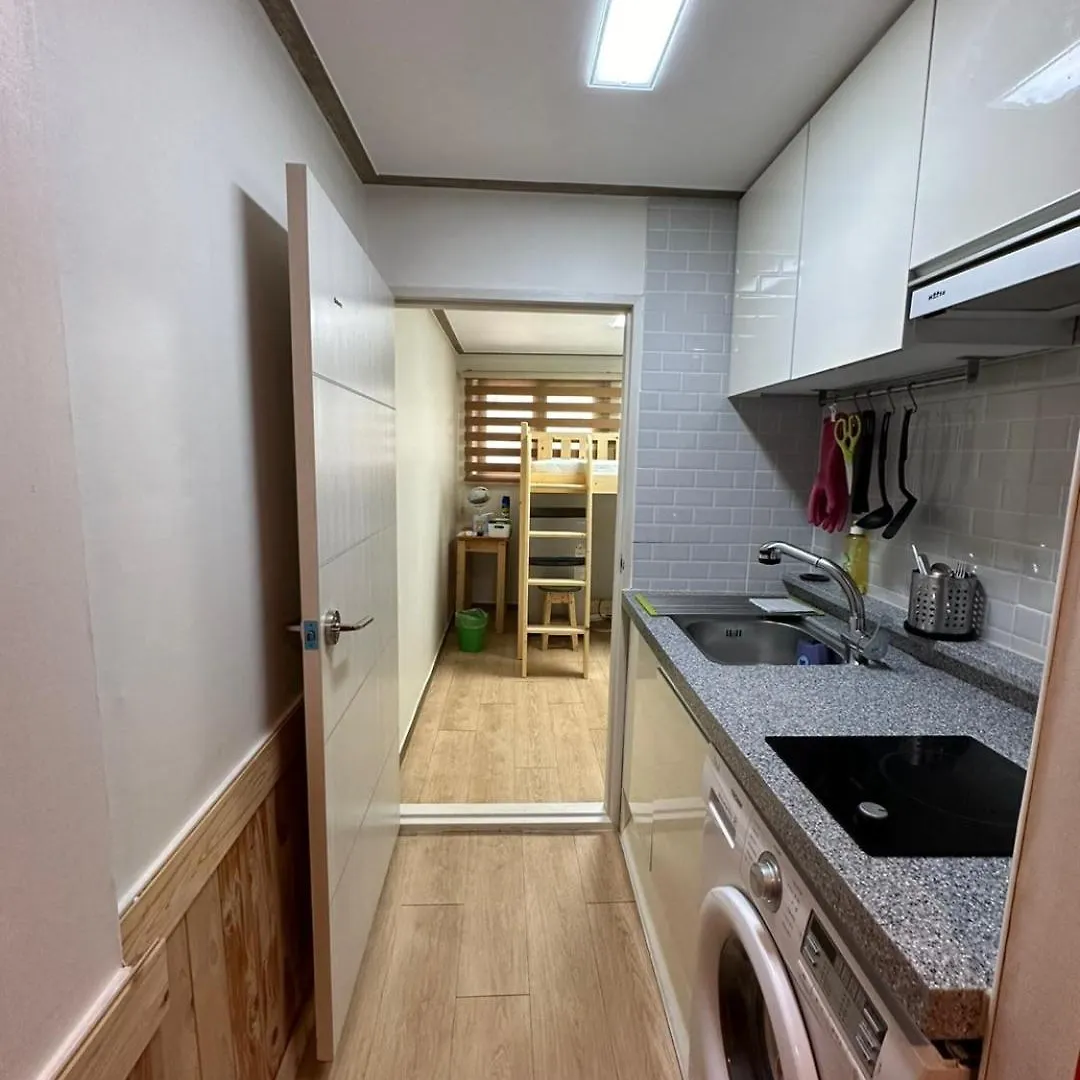 Seoul Station R Guesthouse Гостевой дом