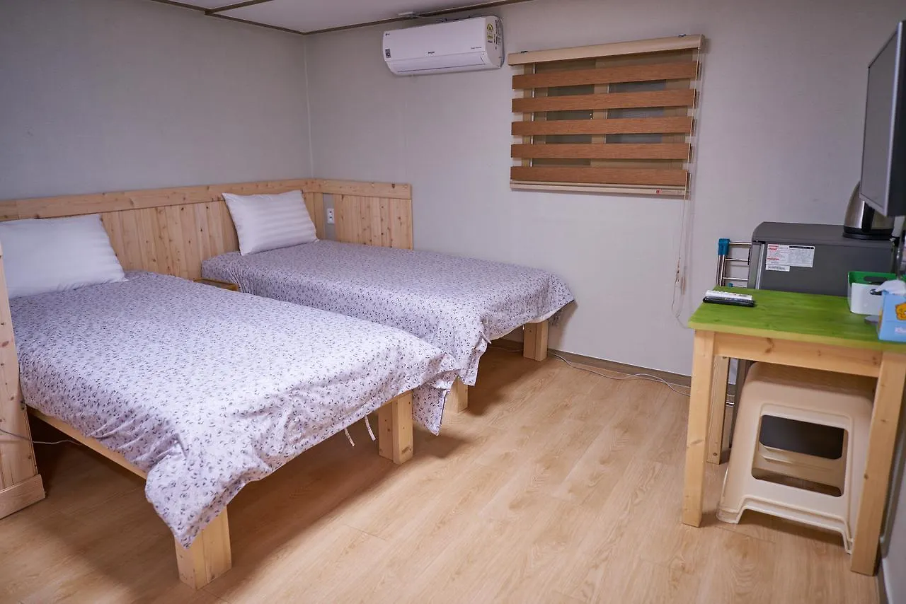 ** Гостевой дом Seoul Station R Guesthouse Южная Корея