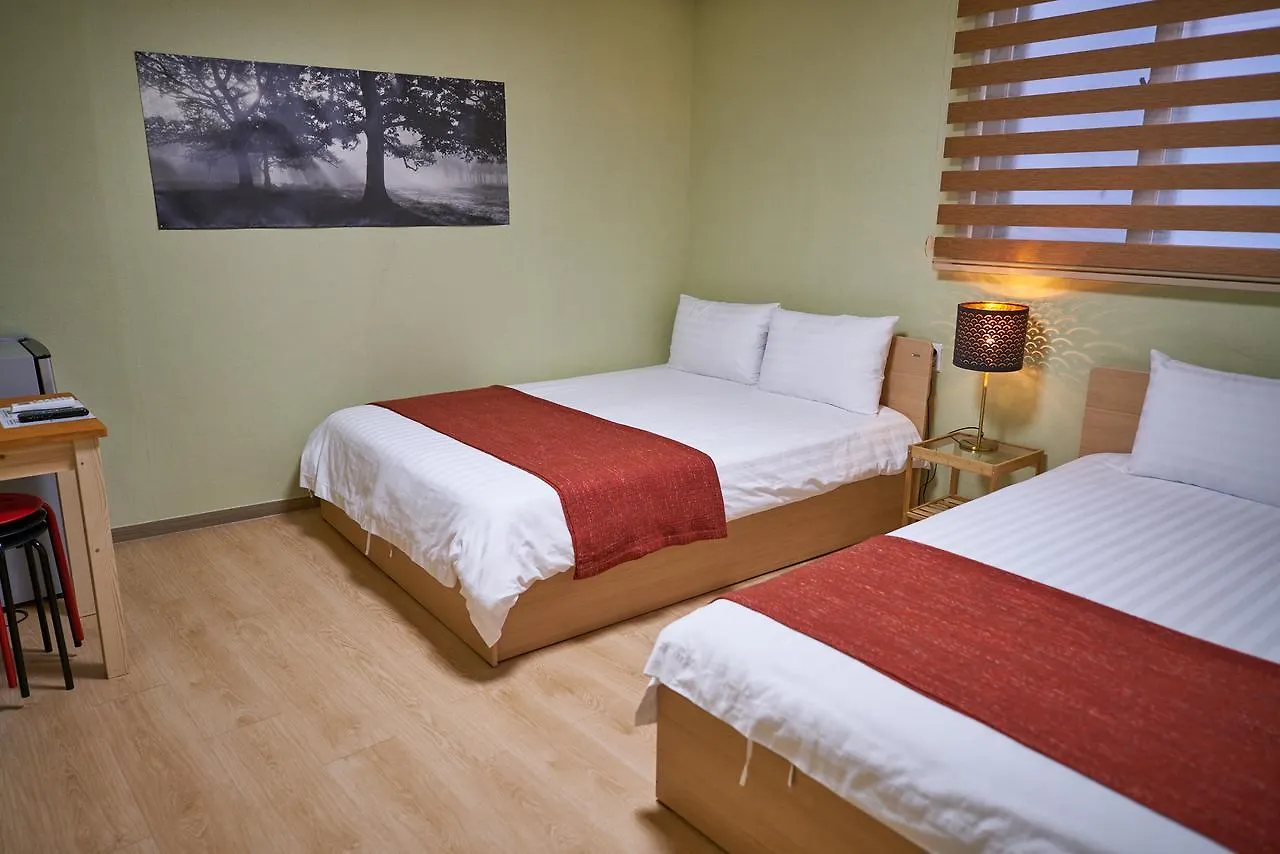 Seoul Station R Guesthouse 2*,