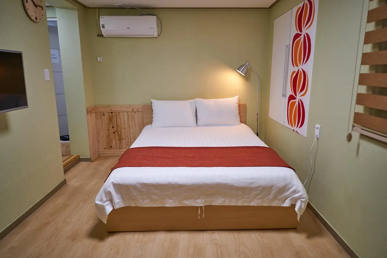 Гостевой дом Seoul Station R Guesthouse