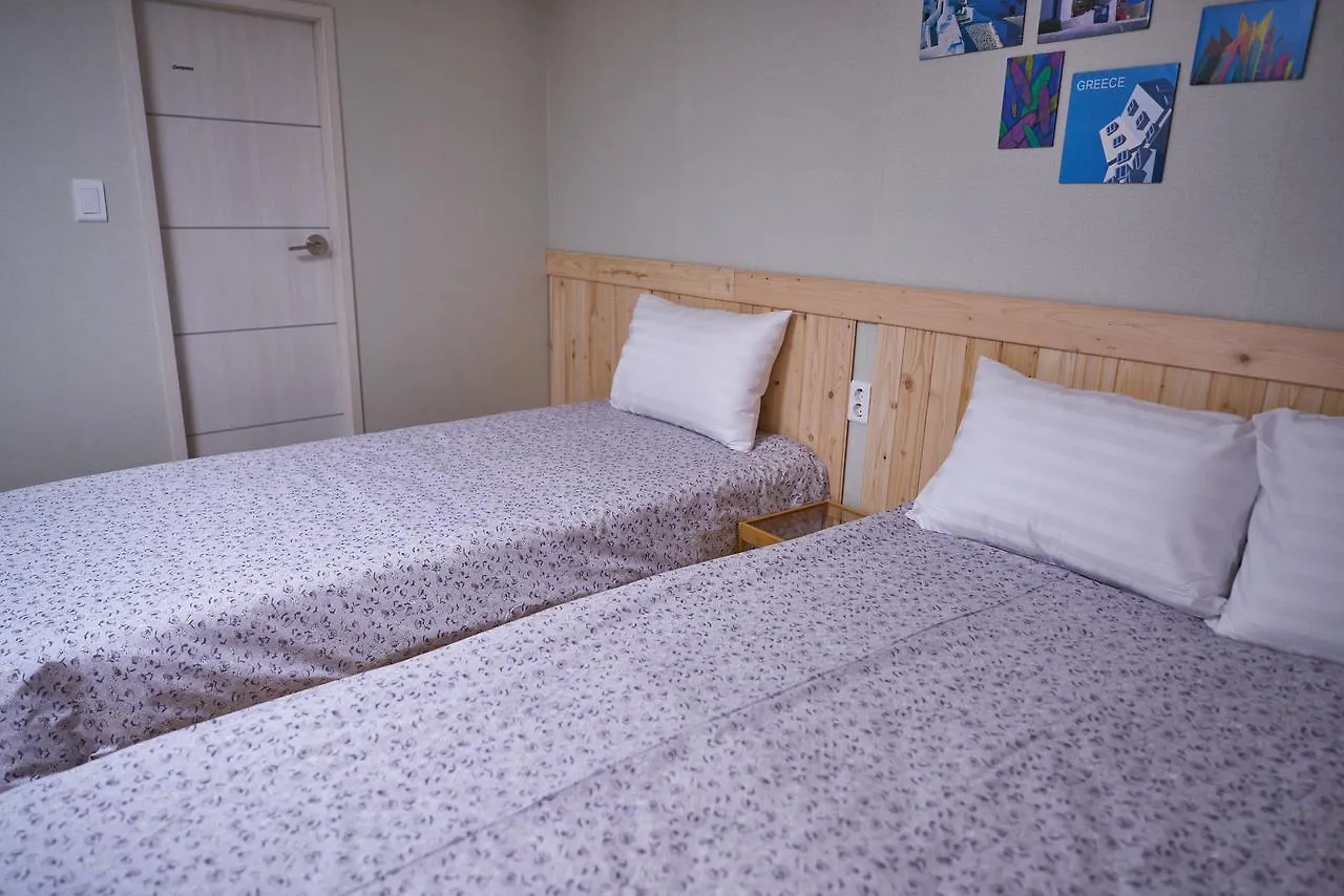 ** Гостевой дом Seoul Station R Guesthouse Южная Корея