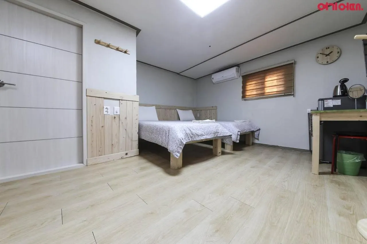 Гостевой дом Seoul Station R Guesthouse