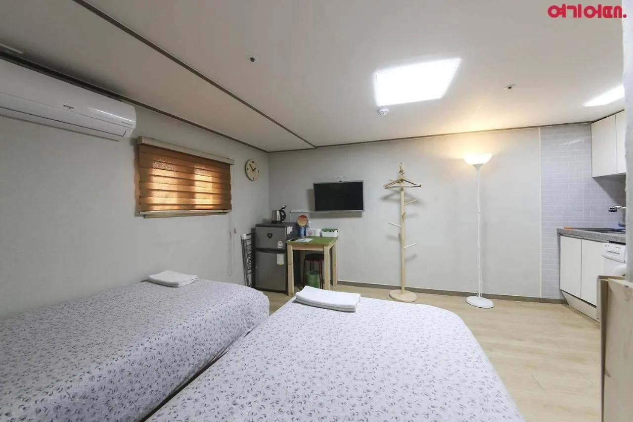 Seoul Station R Guesthouse 2*,