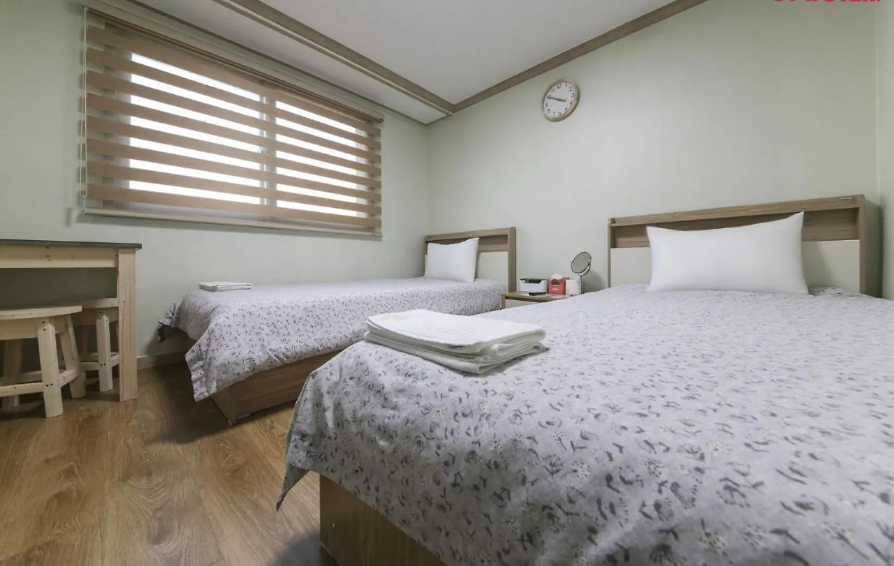 Seoul Station R Guesthouse Гостевой дом